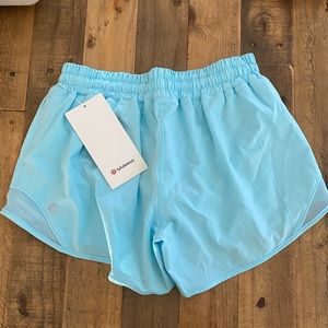 Lululemon hotty hot shorts. NWT size 6 tall, light blue
